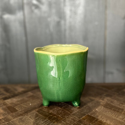 Green Footed pot