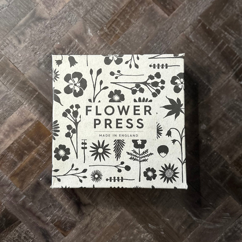 Box with floral design and &